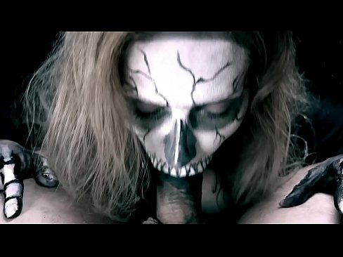 ❤️ Demon djevojka siše kurac svojim crnim ustima i guta spermu. ❤ Super porno na hr.pornovore.ru ❌❤